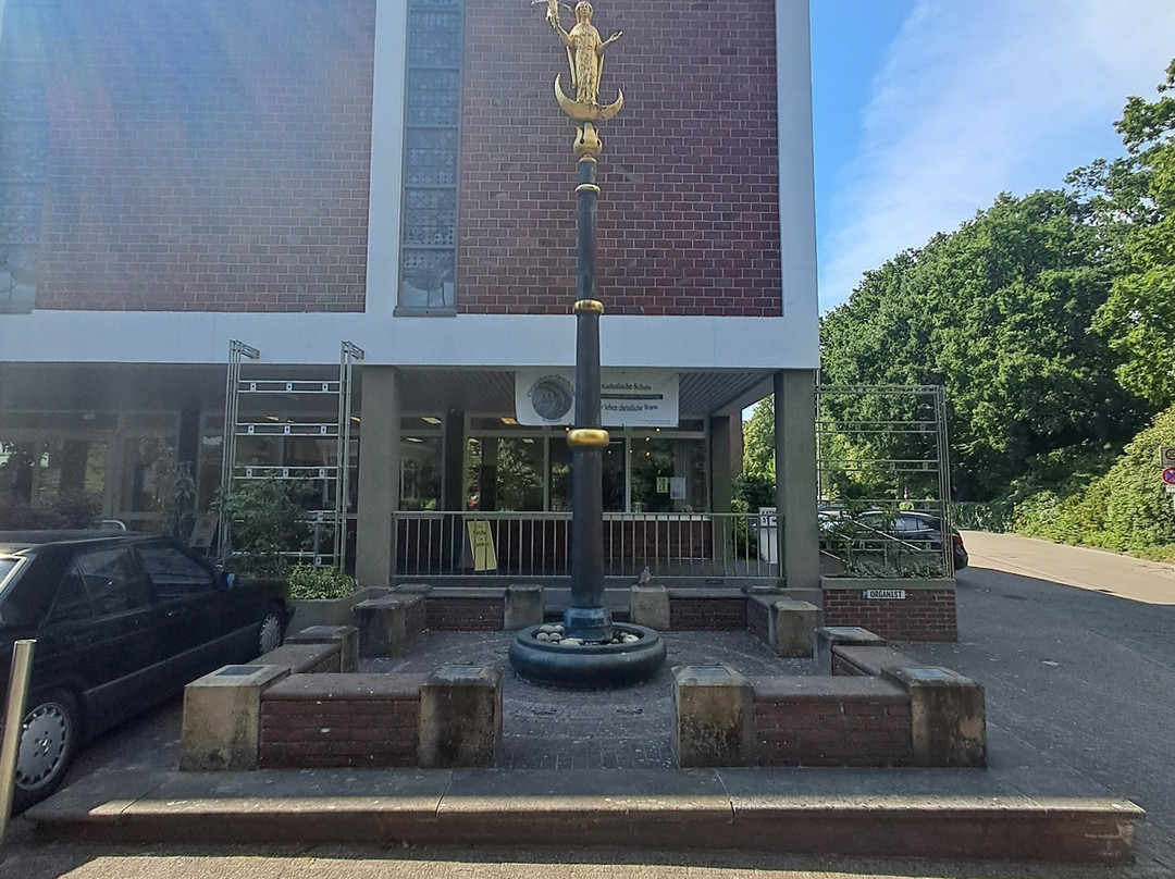 Kirche St. Marien-Bad Zwischenahn必去景点