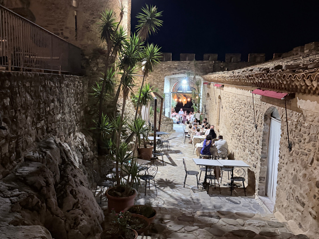 L'Antico Granaio Sotto il Castello Federiciano-Roseto Capo Spulico必去景点