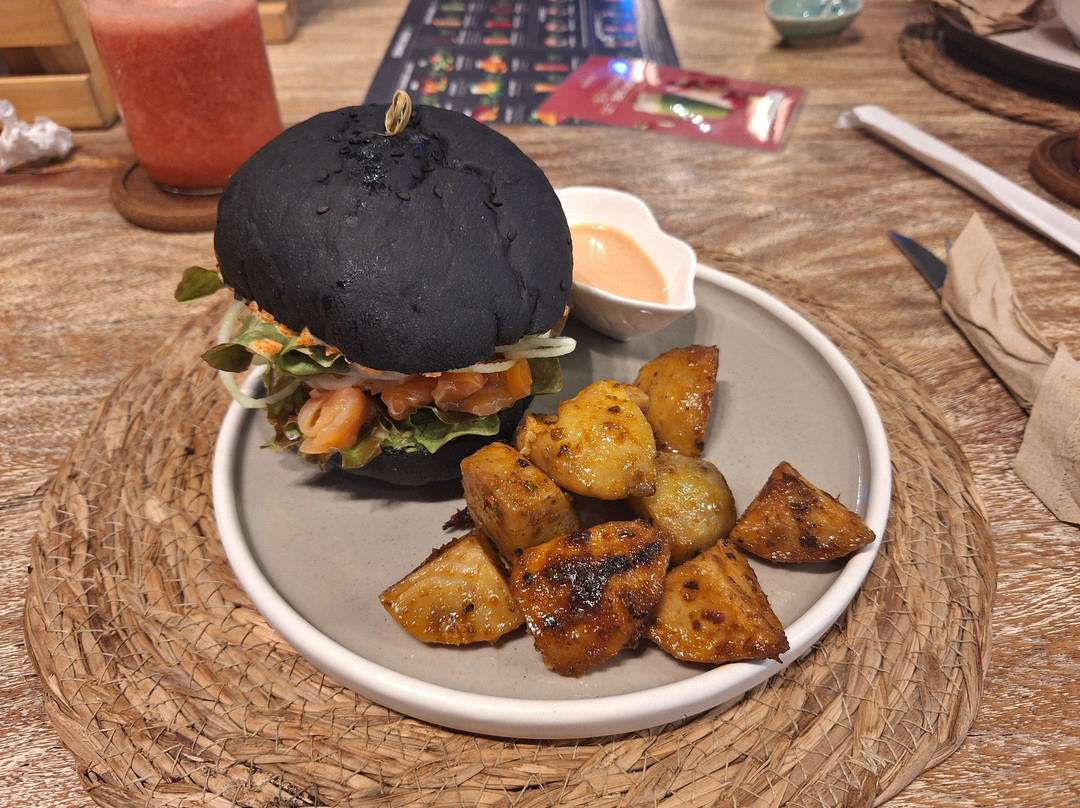 Annie Eatery & Sweetery - Thong Krut