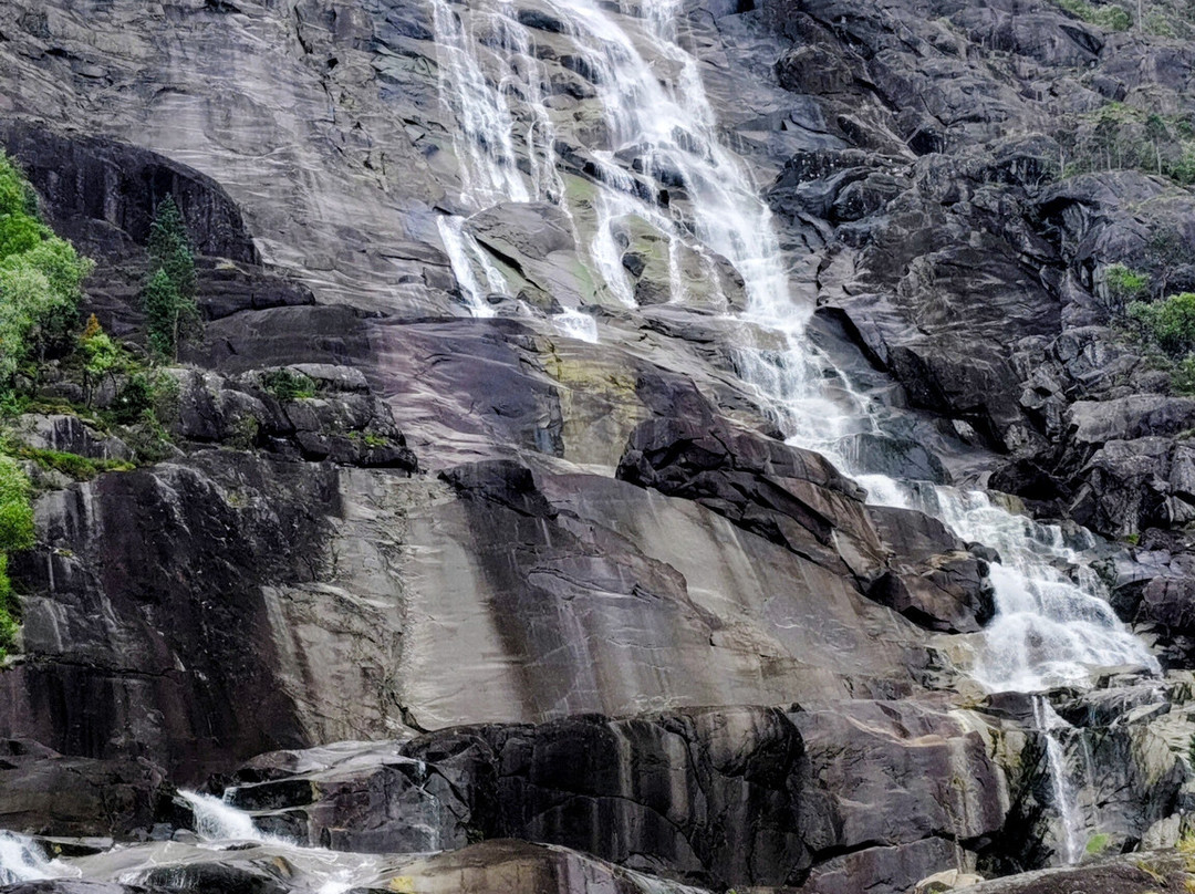 Langfoss Waterfall-Fjaera必去景点
