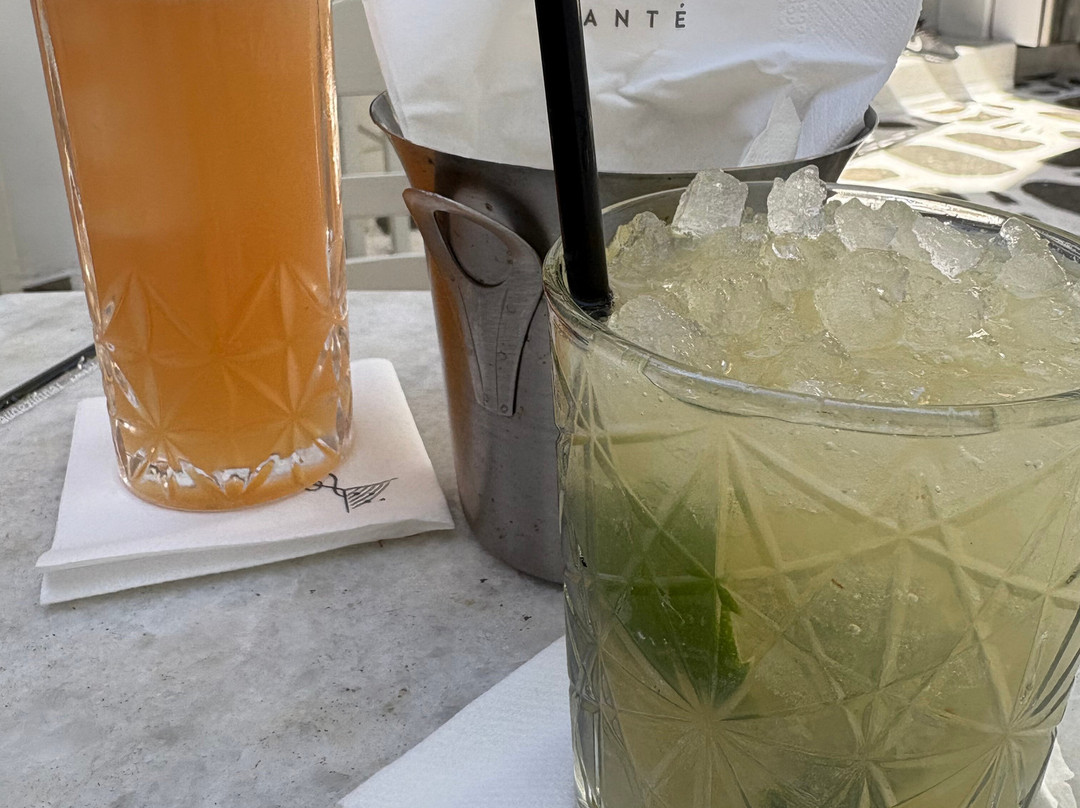 Sante Cocktail Bar-纳乌萨必去景点