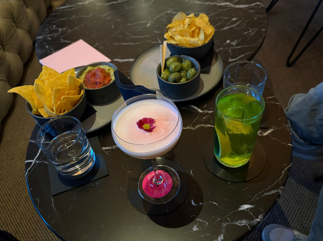 普罗华沙中心酒店主图