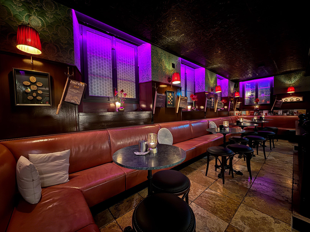 Twent's Cocktail Bar & Cigar Lounge-基尔希贝格必去景点