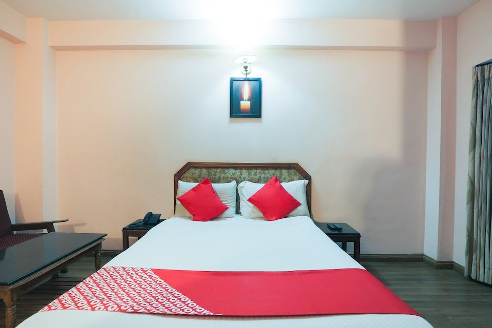 SPOT ON 33472 Hotel Shreenath And Bar