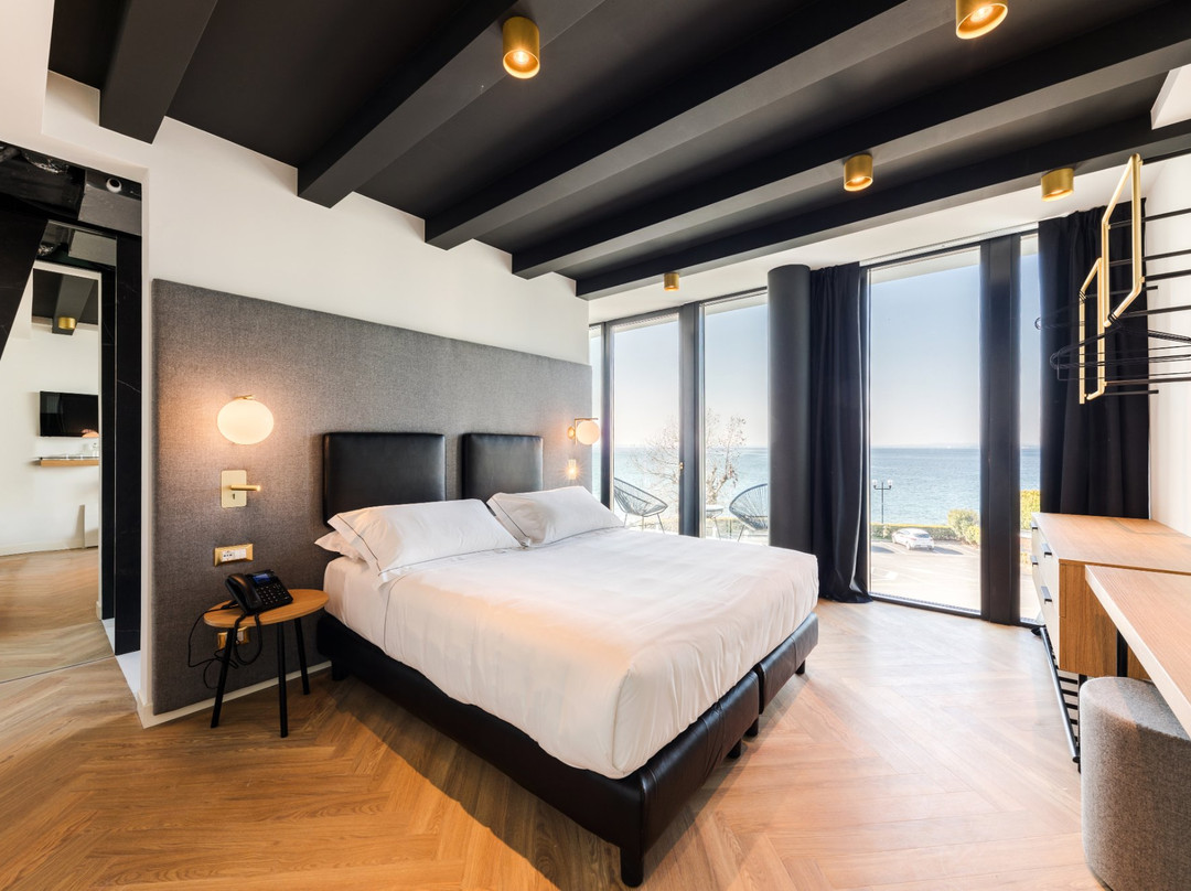 MaisonMe Boutique Hotel
