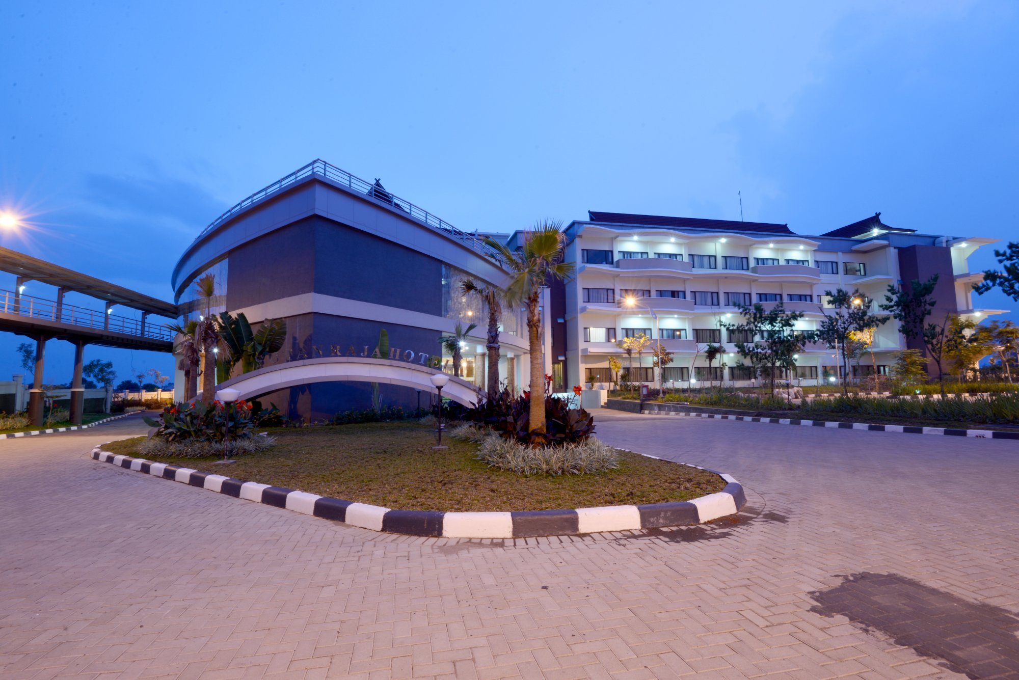 Sutan Raja Hotel and Convention Centre-官方