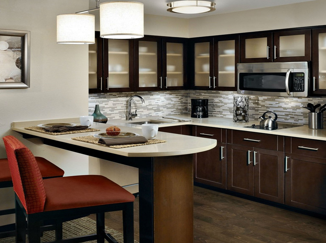 查尔斯湖Staybridge套房酒店