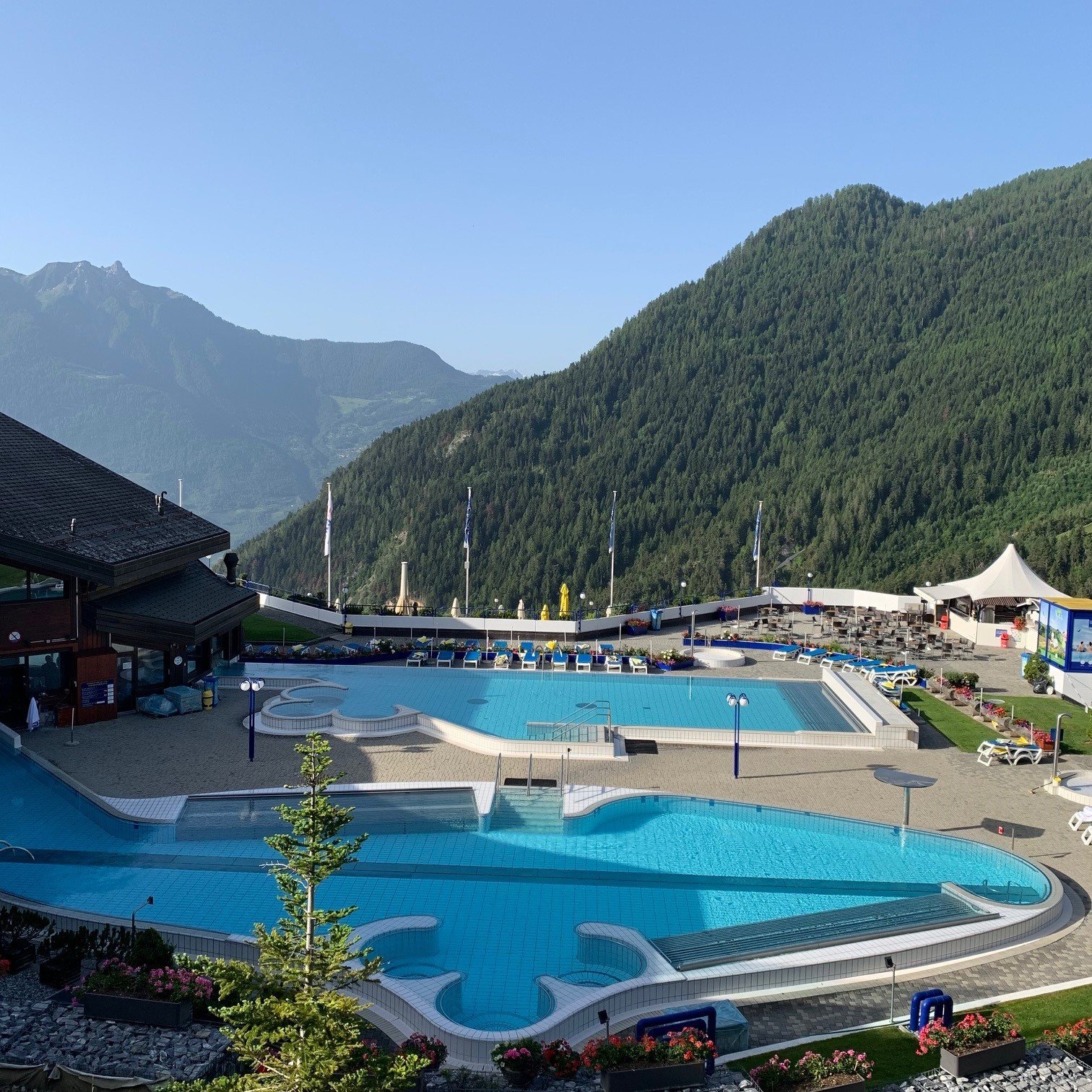Hôtel des Bains d'Ovronnaz-官方