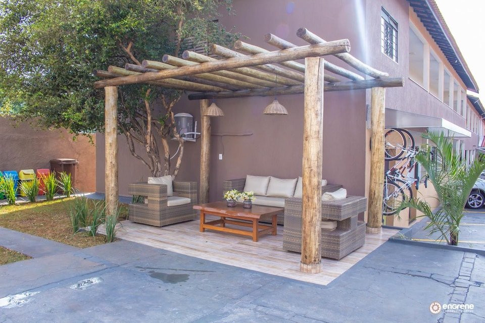 OYO Athenas Apart Hotel