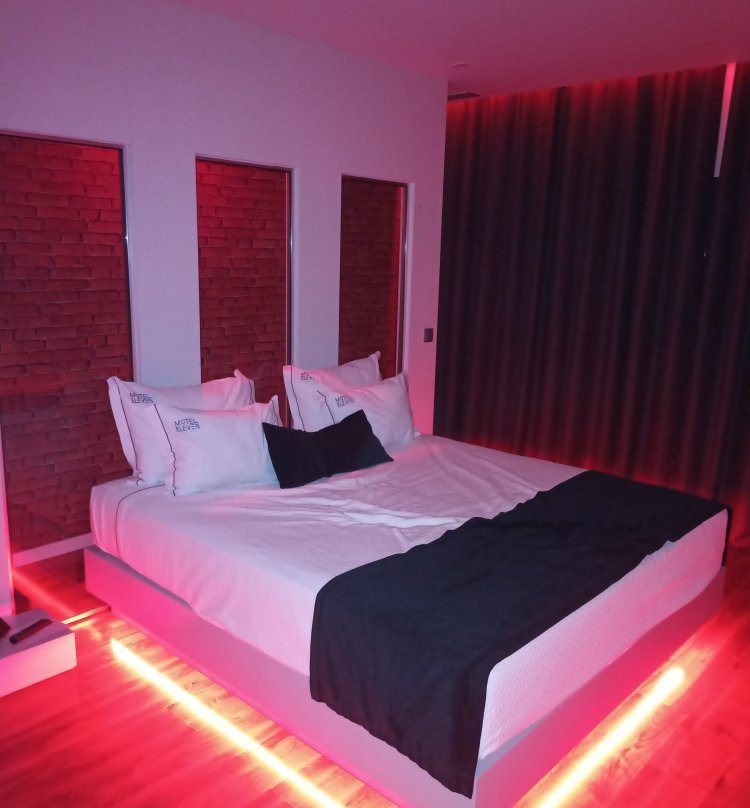 Motel Eleven主图