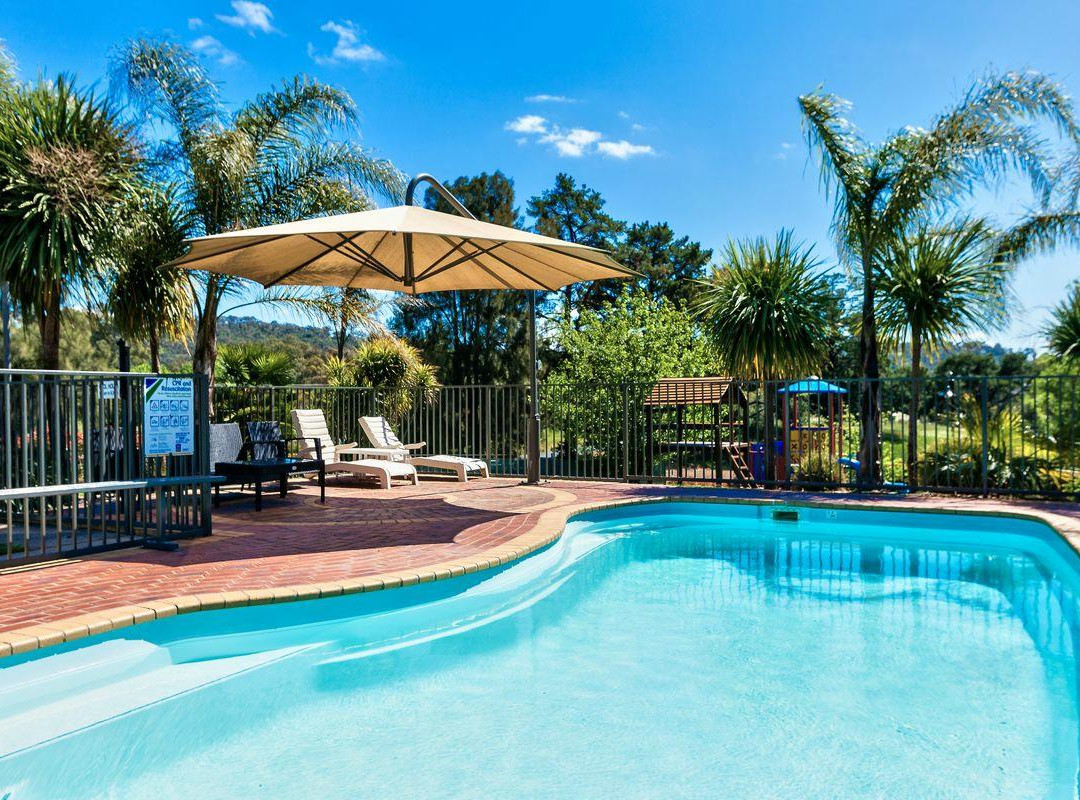 黄昏时刻乡村汽车旅馆