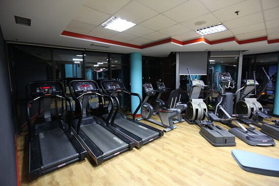 Silhouette Sports Center-沙兰德必去景点