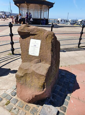 SS Charles Livingston Memorial-New Brighton必去景点