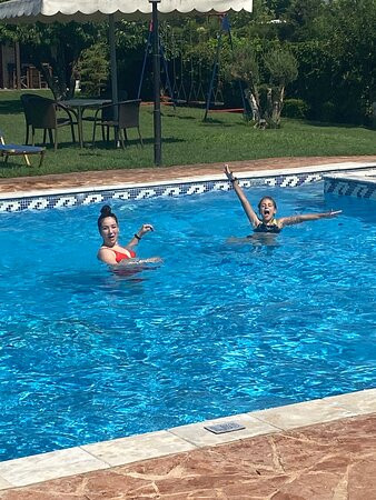 Denis Hotel and Bungalows主图