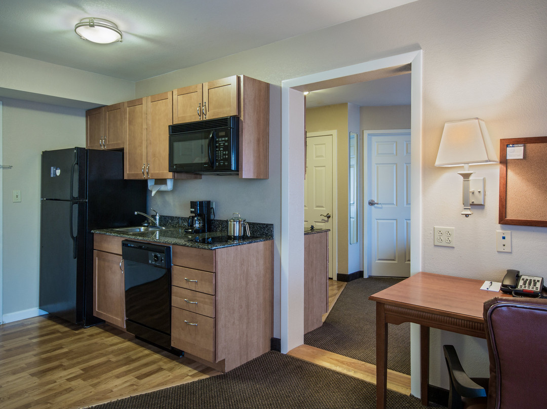 Candlewood Suites 温莎锁布拉德利ARPT主图