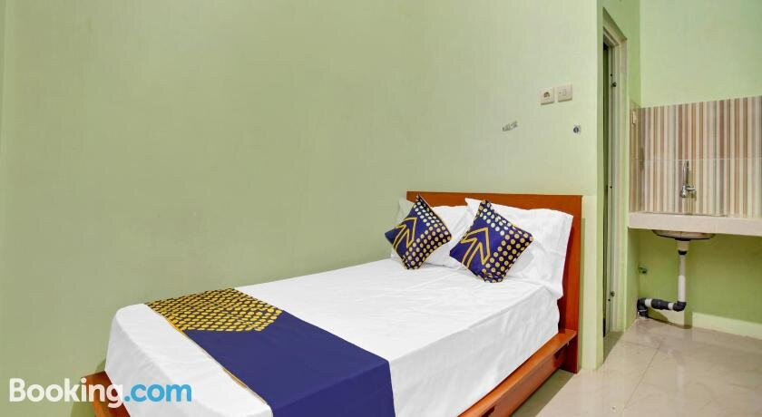 Spot On 90537 De Wisma Emas