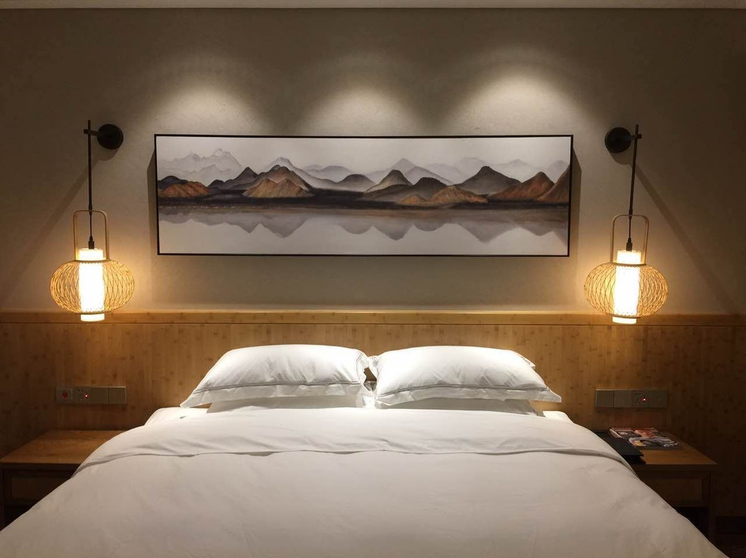 岷江东湖·瓦屋山居度假酒店主图
