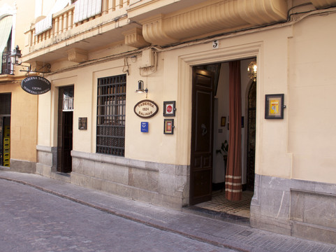 Taberna Salinas主图