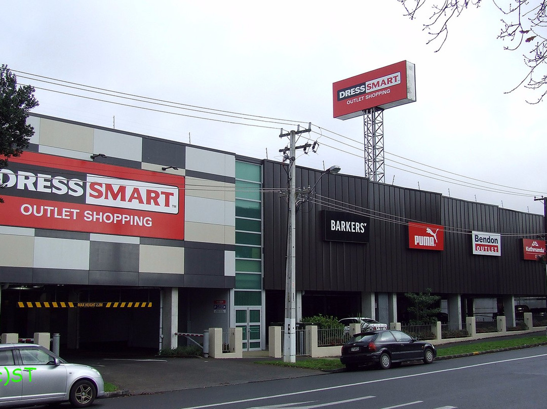 奥尼洪加旅游景点-Dress Smart