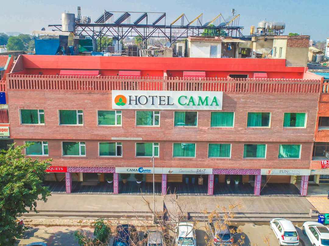 卡马酒店主图