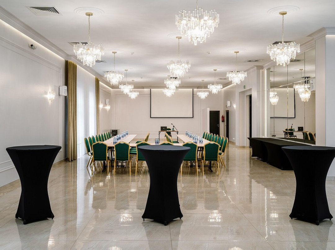 Hotel Polonia Biała Podlaska主图