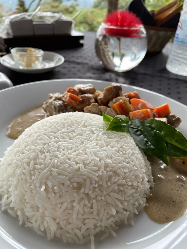 蒙巴顿简易别墅- 康提-餐饮