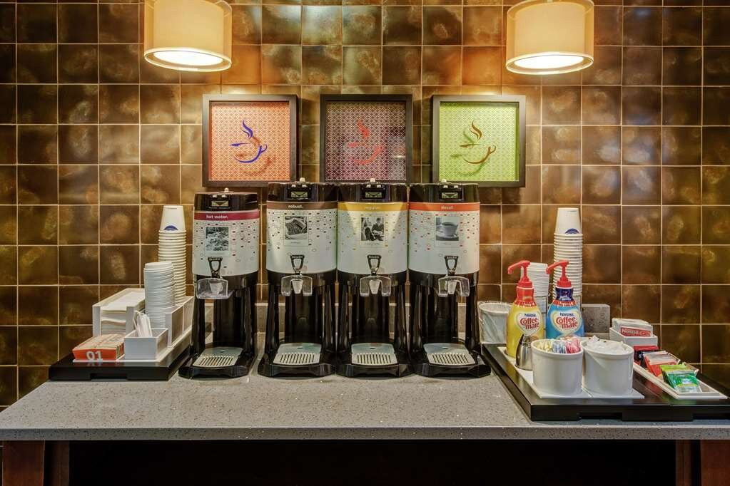 克罗斯维尔希尔顿恒庭酒店主图