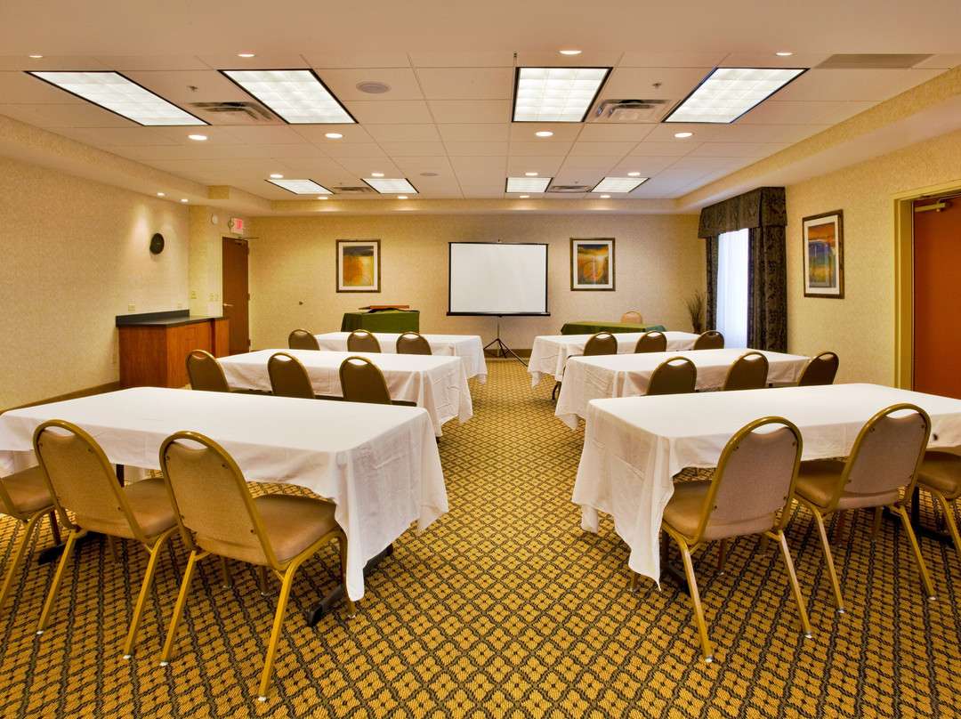 Holiday Inn Express & Suites Lake Okeechobee by IHG主图