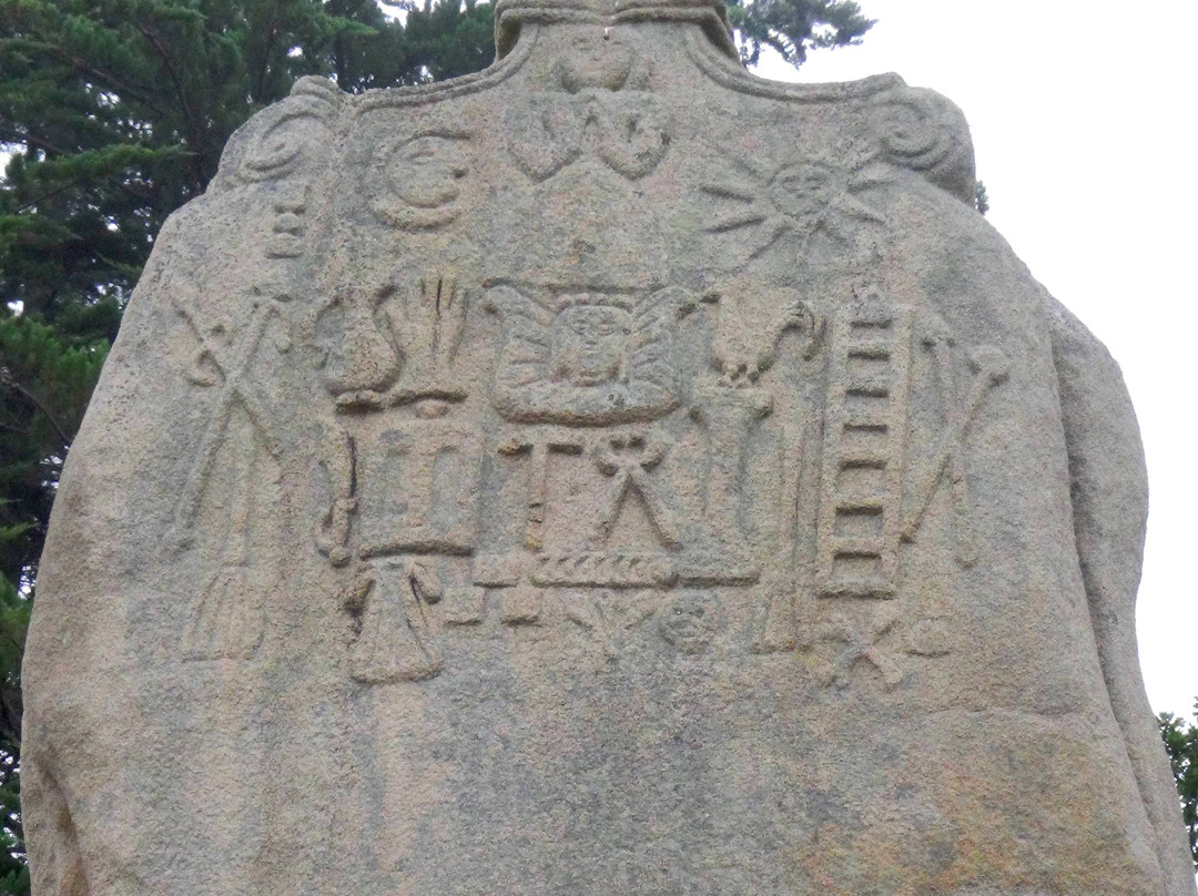 Menhir de Saint Uzec-Pleumeur Bodou必去景点