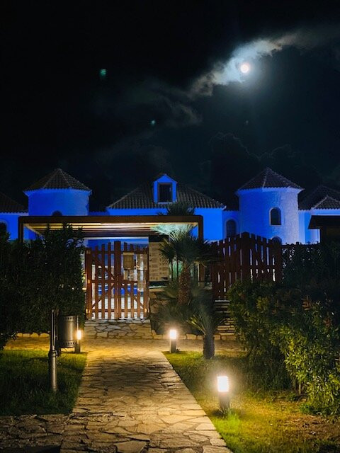 Mitsis Selection Blue Domes主图