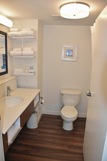 Hampton Inn By Hilton Fort Smith-浴室