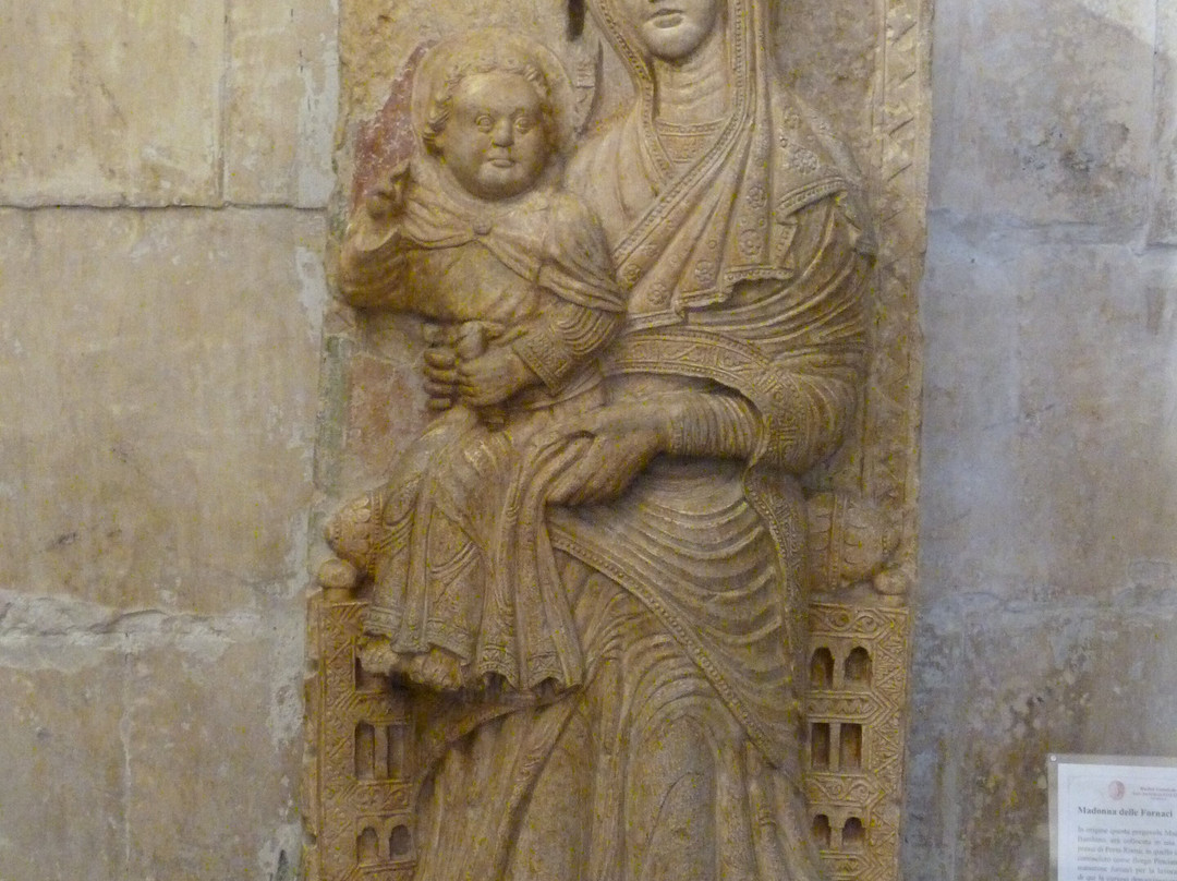 Cattedrale di San Panfilo-苏尔莫纳必去景点