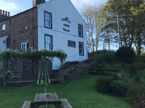 史丹利阿尔姆斯酒店主图