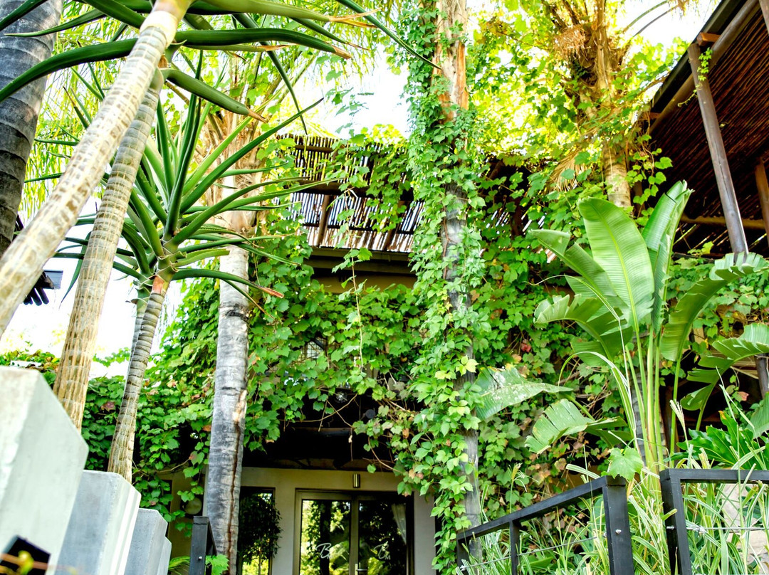 布朗一家庄园酒店主图