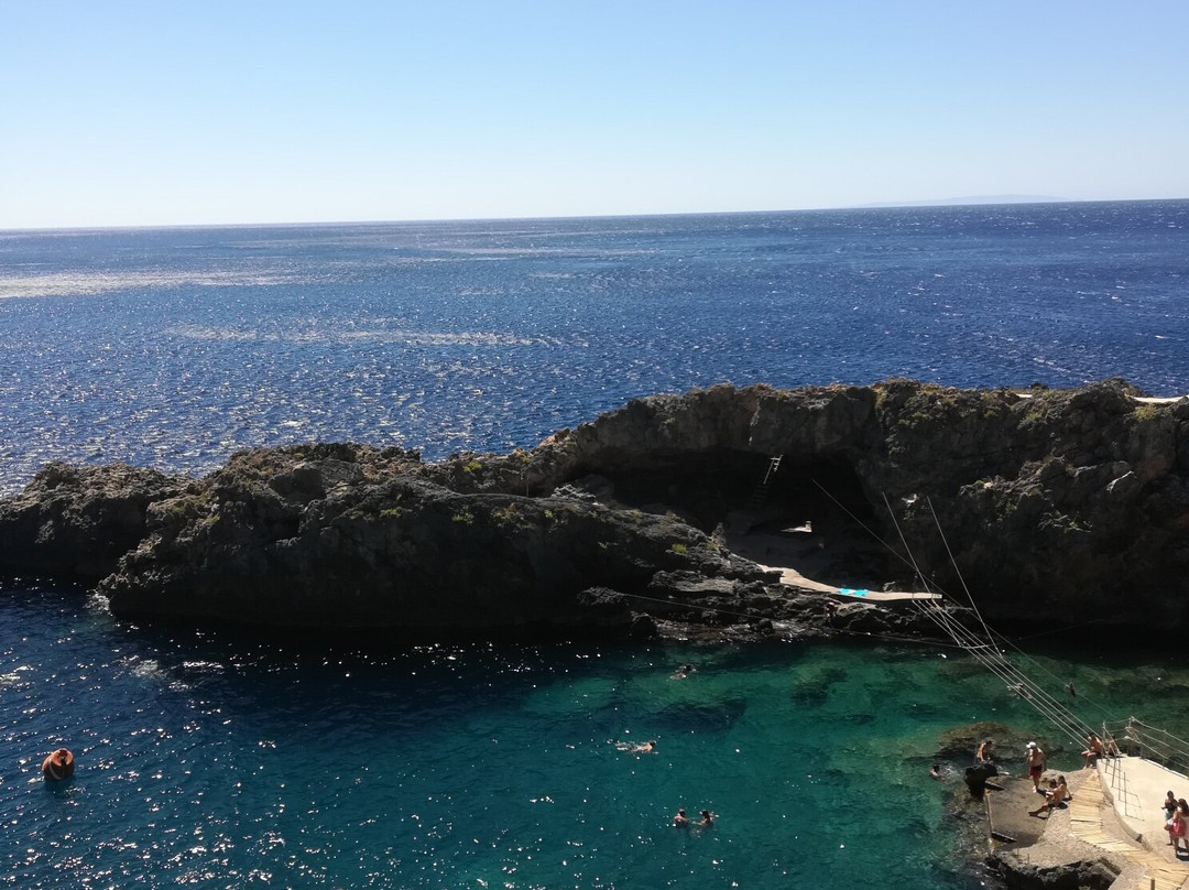 Kalypso Dive Center & School-雷斯蒙必去景点