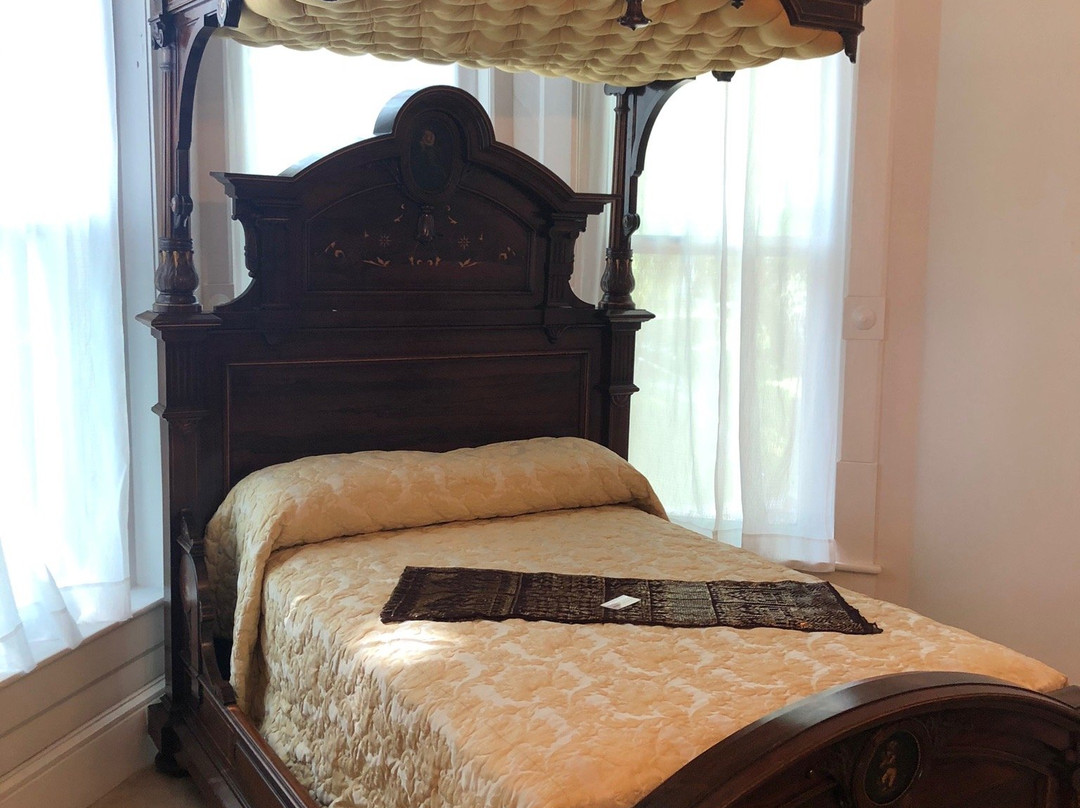 Evah C. Cray Historical Home-Atchison必去景点