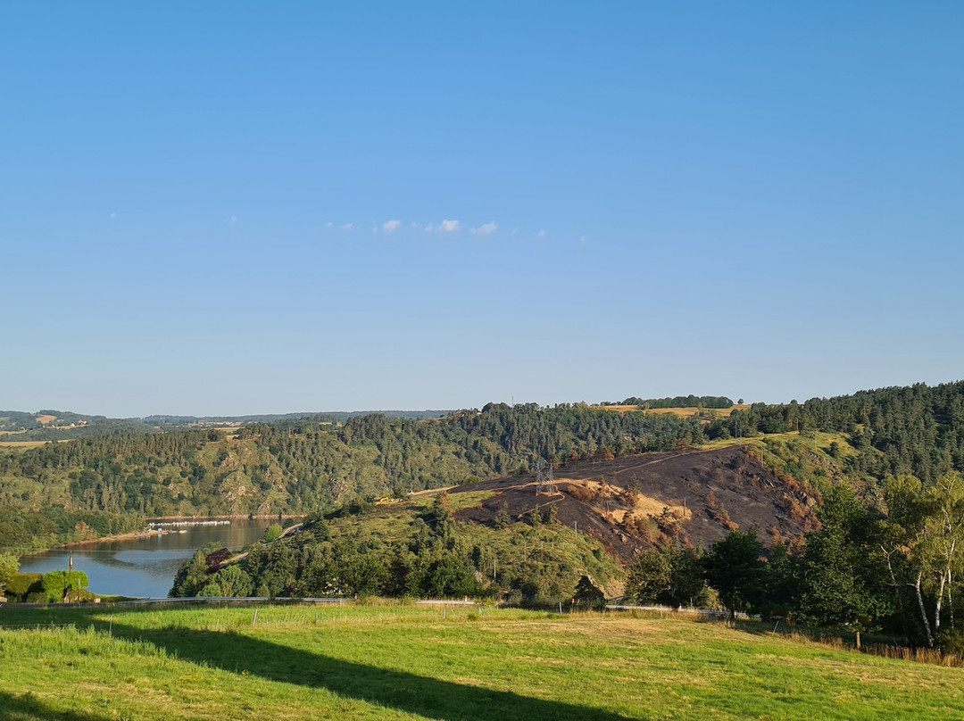 Logis Hôtel Beau-Site主图