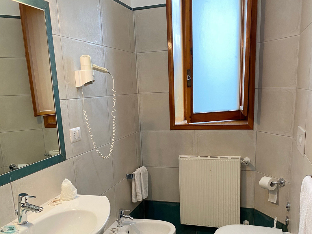 Hotel Valdirose主图