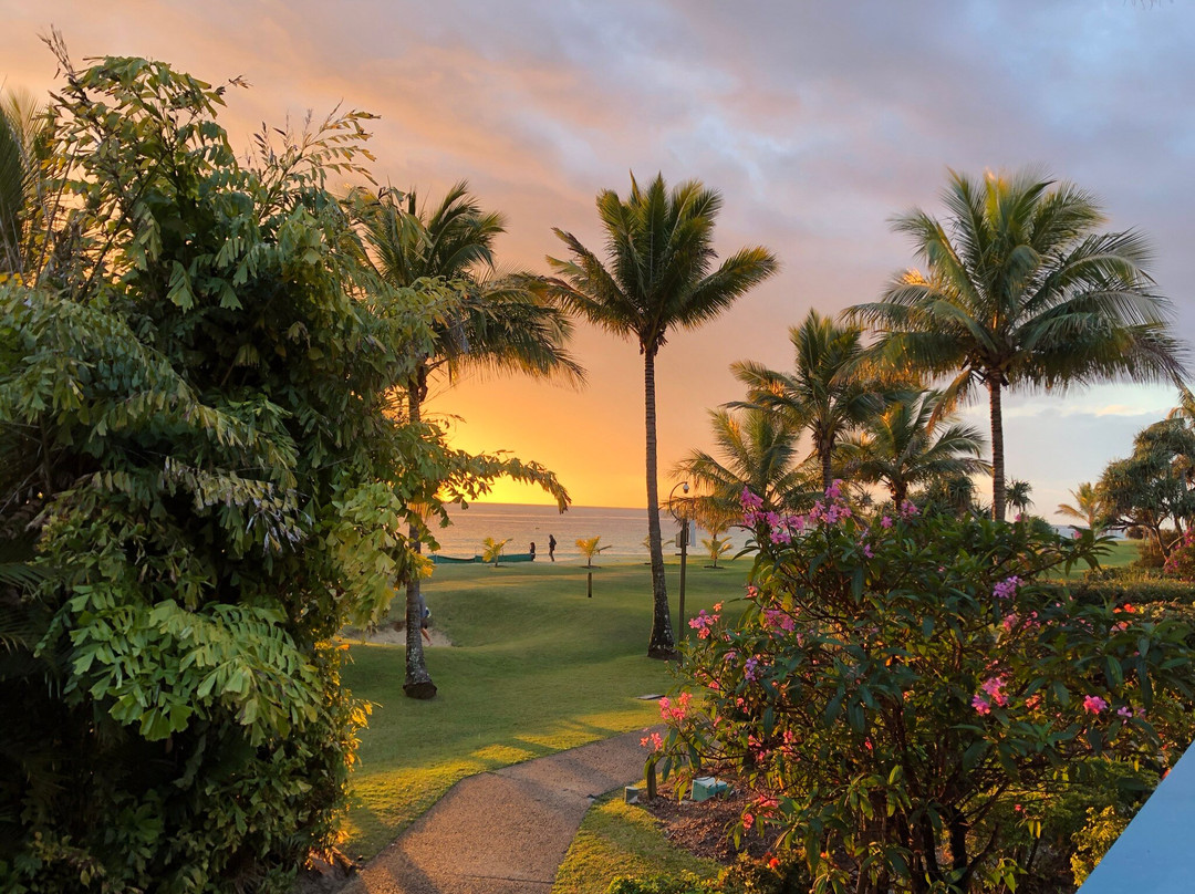 汤加鲁马岛度假酒店主图