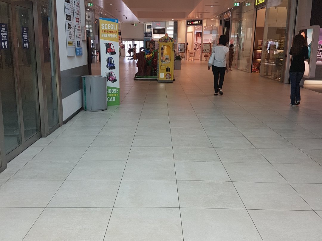 Grand'Affi Shopping Center景点图片