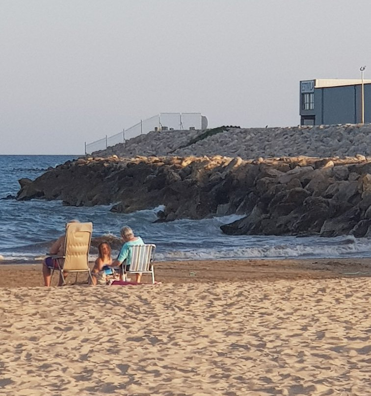 Platja Del Far De Sant Cristofol-比利亚努埃瓦－赫尔特鲁必去景点
