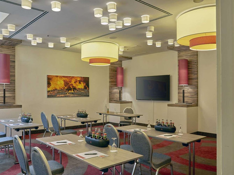 H+巴德索登酒店主图