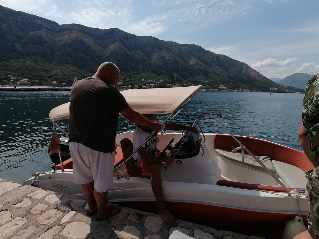 Mongibello Tour Boats-科托尔必去景点