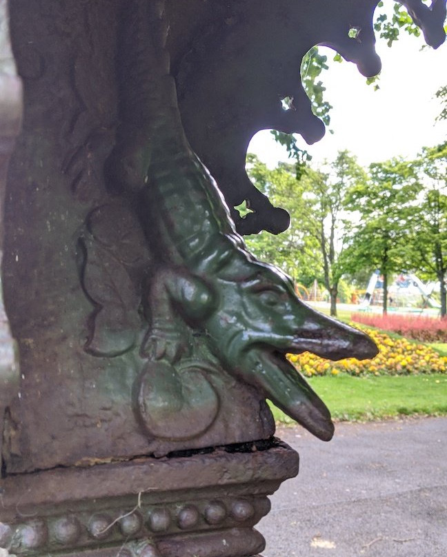 Barrhead Co-operative Society Fountains景点图片