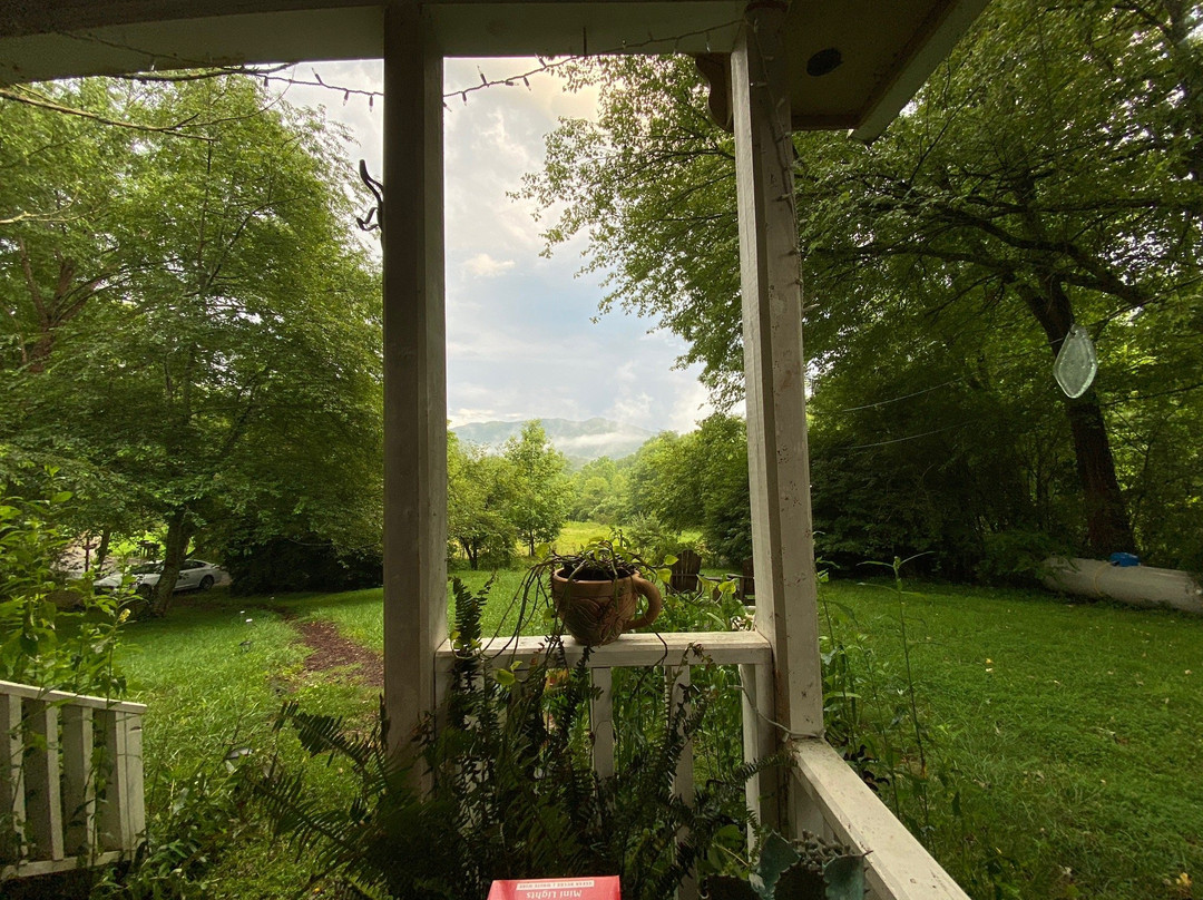 Henson Cove Place B&B主图