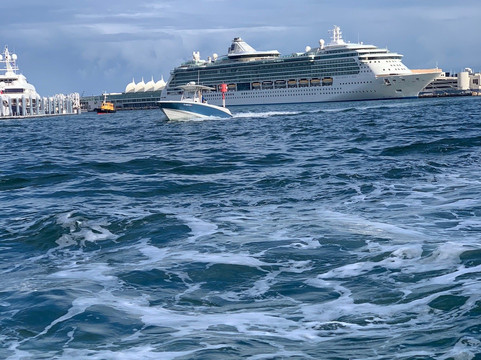 Jet Ski Tours of Miami-迈阿密海滩必去景点