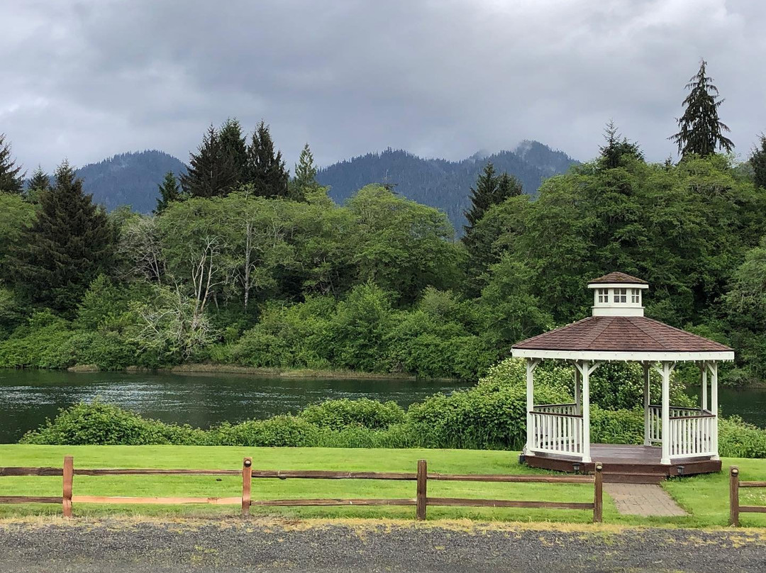 奎纳尔特河客栈主图