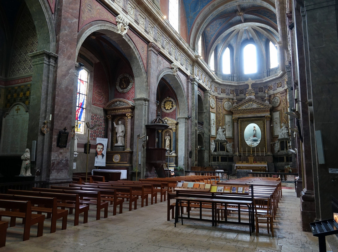 Eglise Saint-Vincent-de-Paul-布洛瓦必去景点