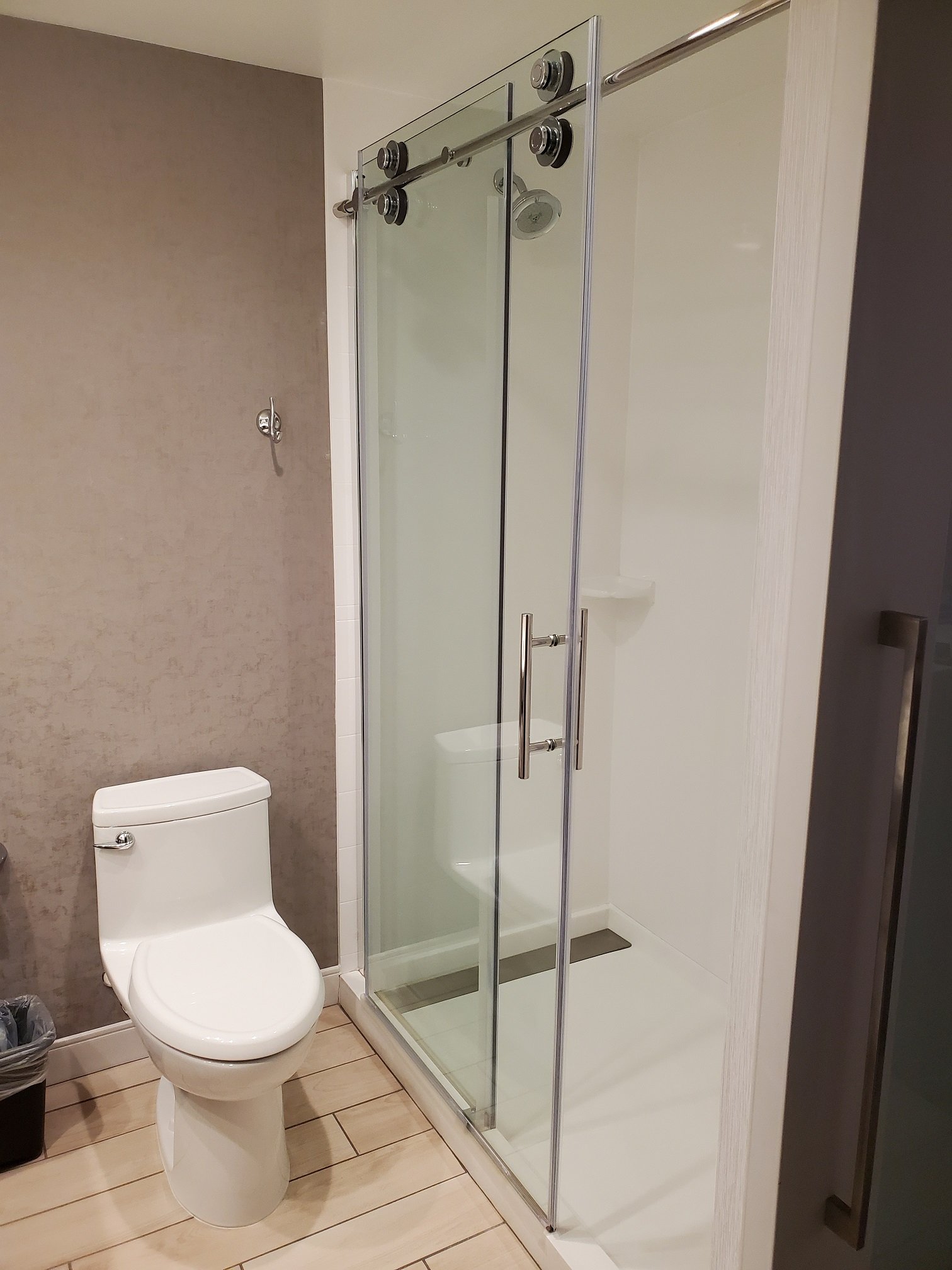 Hilton Garden Inn Seattle Bellevue Downtown-浴室