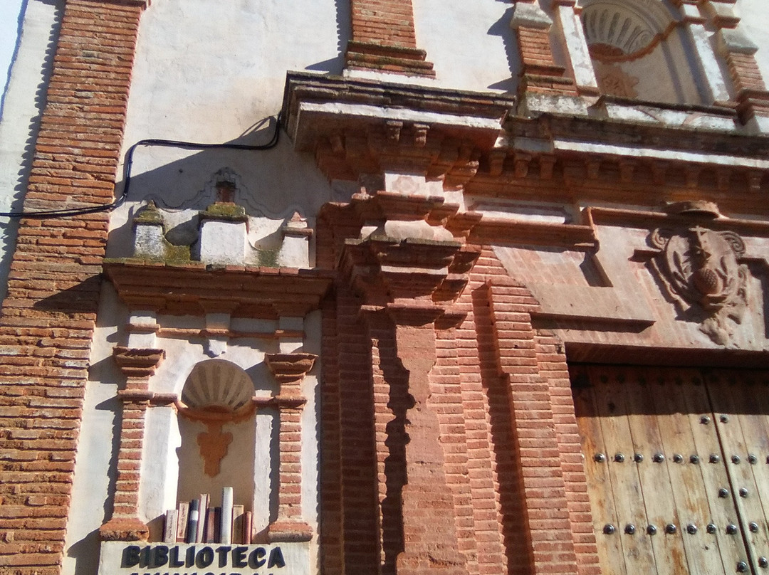 Biblioteca Publica Municipal Arturo Gazul景点图片